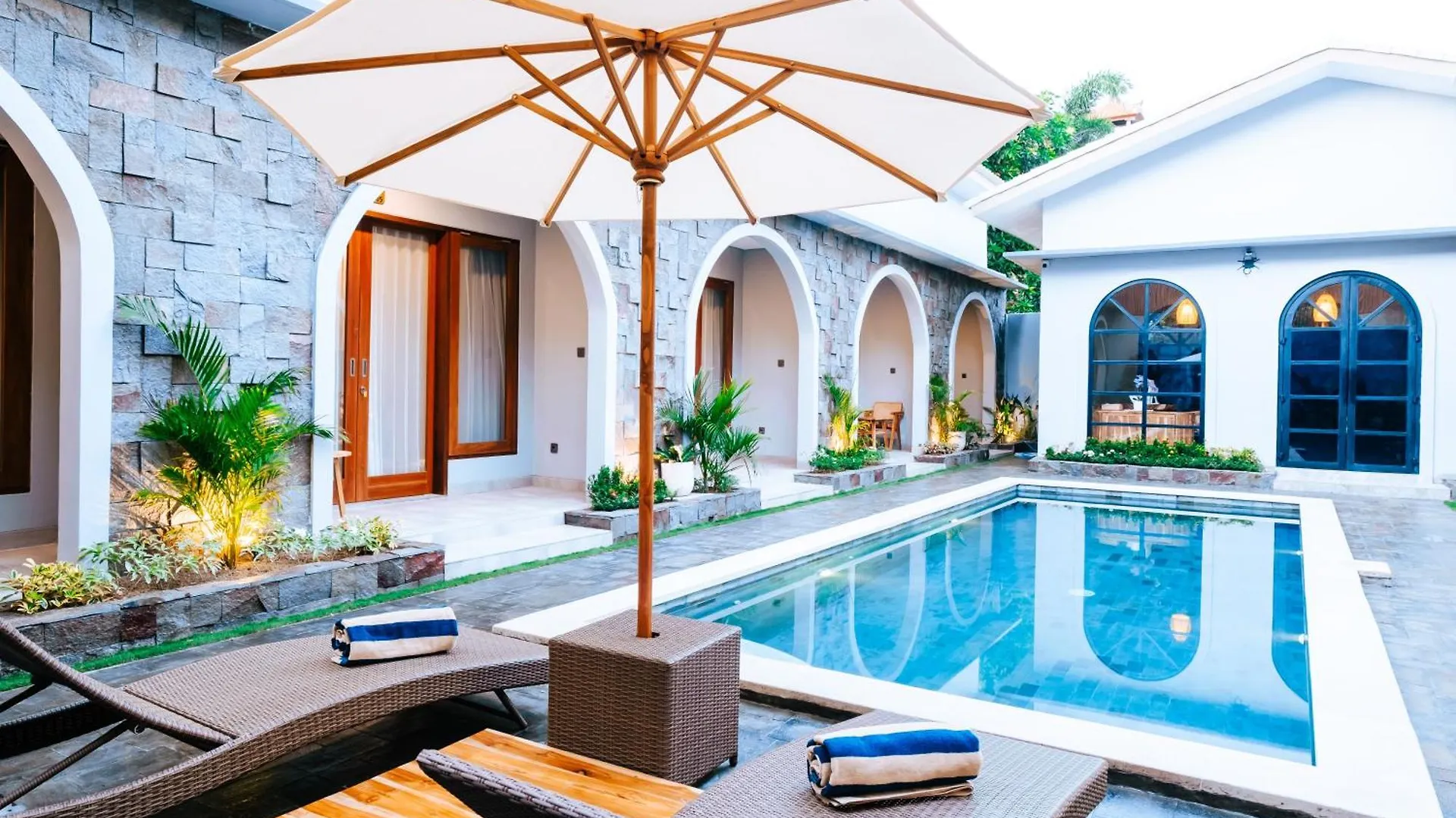 Villa Koura Tuban Kuta  Guest house