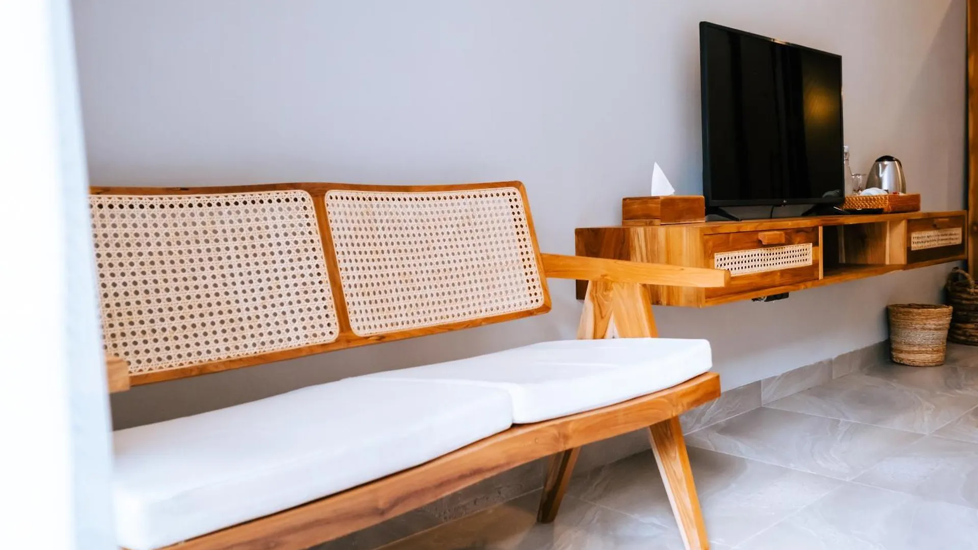 *** Guest house Villa Koura Tuban Kuta  Indonesia